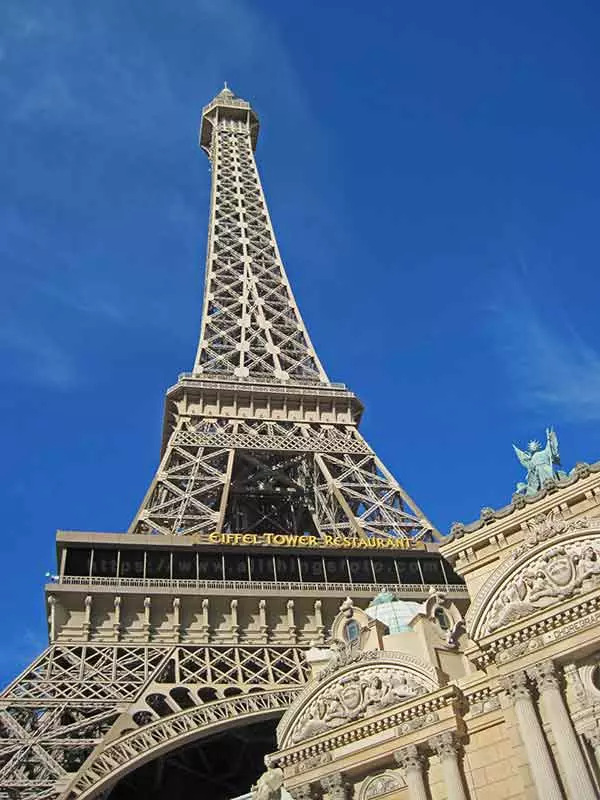 image of the eifel tower restaurant in las vegas where the tower itself is used a photography's leading line to the restaurant.