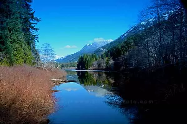 photo taken from the Crest Mountain trail bridge that crosses Drum Lake using a circular polarizer filter.